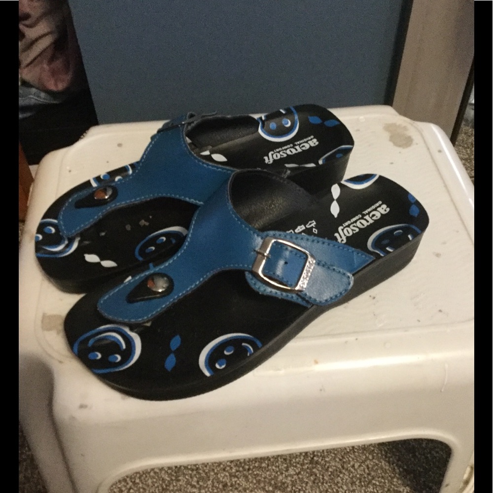 NWOT sandals